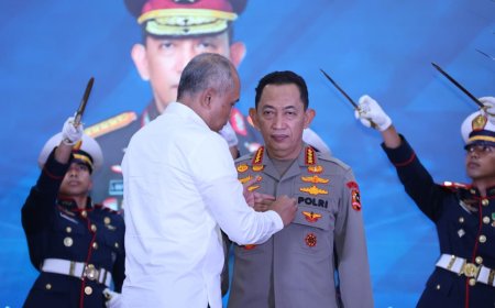 Kapolri Terima Adhi Bhakti Senapati, Jadi Motivasi Perkuat Sinergi Keamanan Siber   