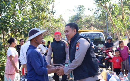 Terapkan Ecology Policing, Patroli Gentong Polres Trenggalek Kembali Salurkan Bantuan Air Bersih